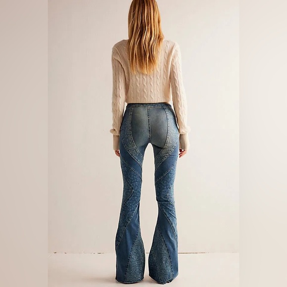 New Free People We The Free Mermaid Mid- Rise Flare Jeans in Low Tide - Picture 10 of 14